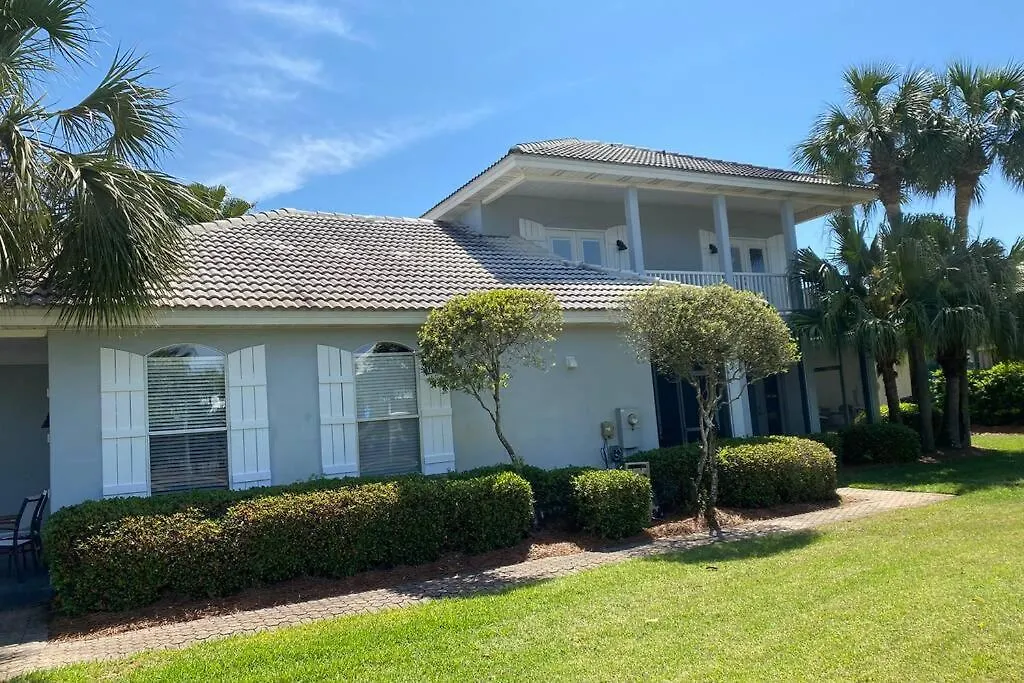Holiday home Beach Jewel 5Bd-3 1/2 Bath -5 Min Walk To Beach! Destin