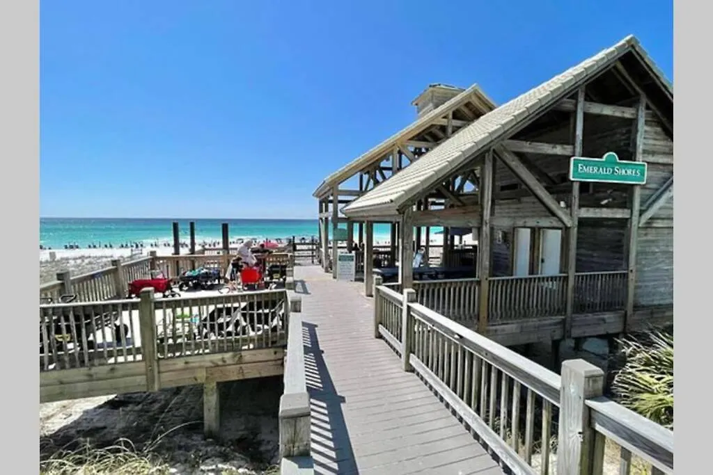 Beach Jewel 5Bd-3 1/2 Bath -5 Min Walk To Beach! Destin Holiday home